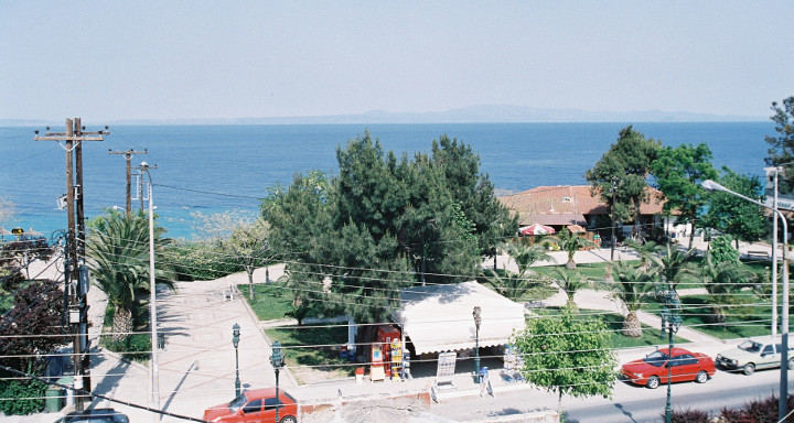 Θέα στην παραλία της Καλλιθέας (Τορωνέος κόλπος) 
View to Kallithea's beach (Toroneos gulf)